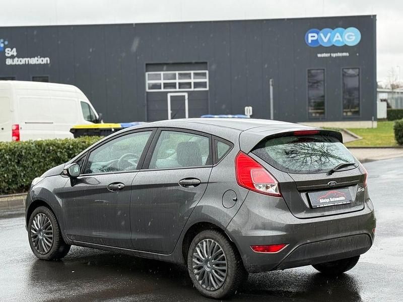 Gebraucht Ford Fiesta Trend 82 PS (60 kW) 2017 Grau Limousine