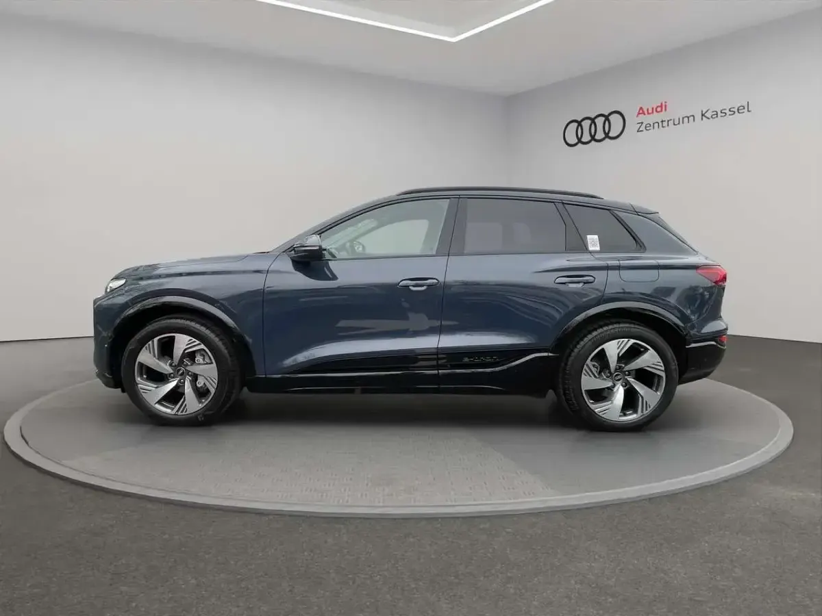 Gebraucht Audi Q6 e-tron Sport 185 kW (252 PS) 2025 Plasmablau metallic SUV