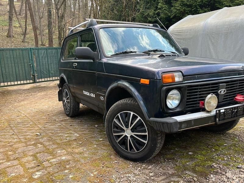 Gebraucht Lada niva 83 PS (61 kW) 2012 Grün SUV