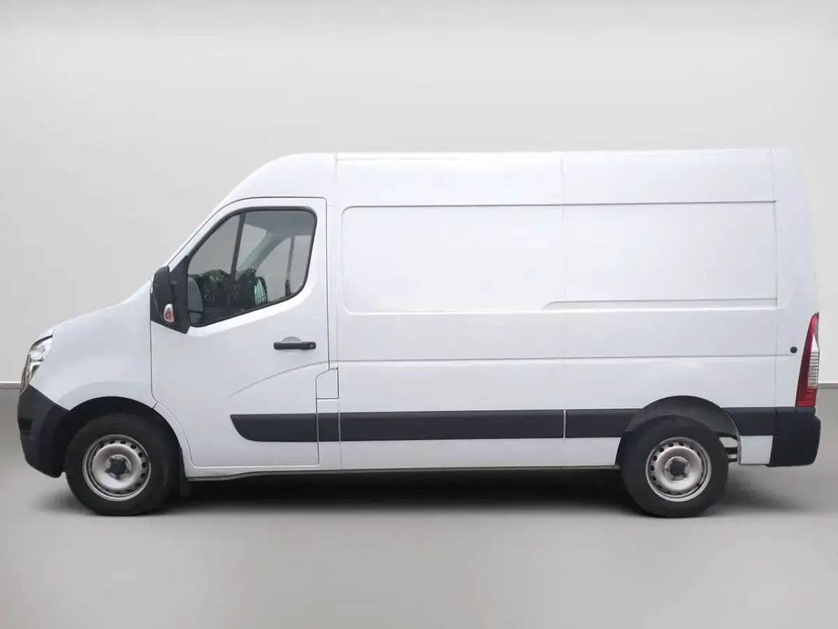 Gebraucht Nissan Interstar Comfort 150 PS (110 kW) 2024 Mineral white s Van
