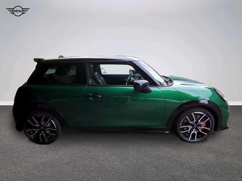 Gebraucht Mini John Cooper Works 231 PS (169 kW) 2025 Grün Kleinwagen