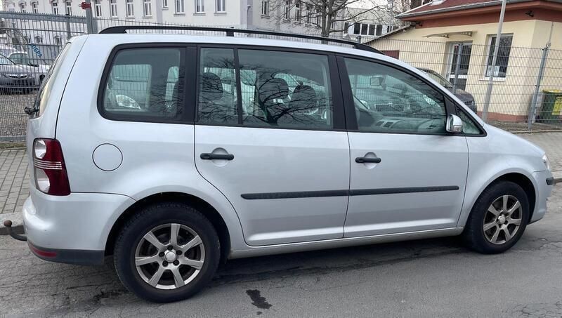Gebraucht VW Touran 140 PS (102 kW) 2009 Grau Van / Kleinbus