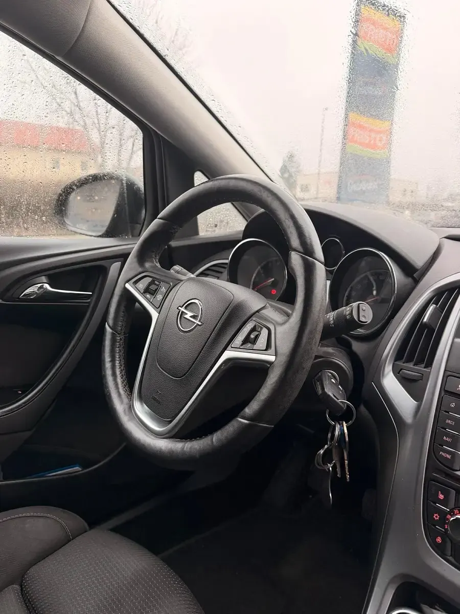 Gebraucht Opel Astra 140 PS (102 kW) 2015 Schwarz Limousine