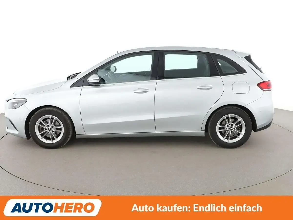 Gebraucht Mercedes B180 Style 136 PS (100 kW) 2019 Grau Van / Kleinbus
