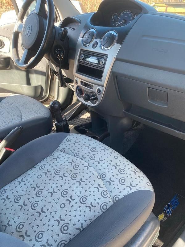 Gebraucht Chevrolet Matiz 52 PS (38 kW) 2009 Silber Kleinwagen