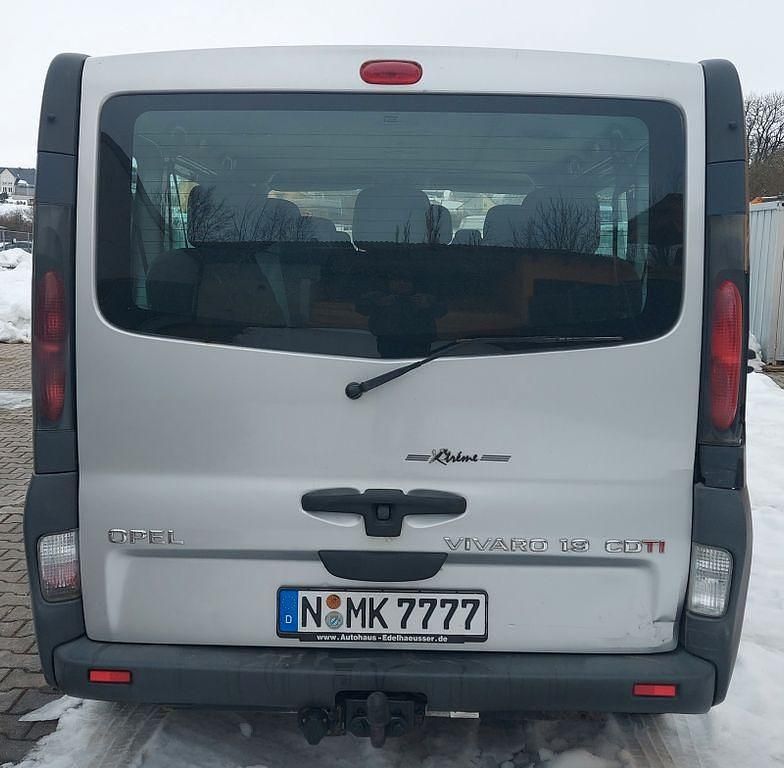 Gebraucht Opel Vivaro 101 PS (74 kW) 2005 Silber Van / Kleinbus