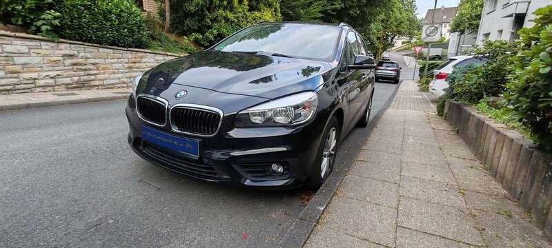 Schwarz Gebraucht 2016 BMW 218 Active Tourer Van / Kleinbus | 12.000 € (Superpreis) - Bild 1/4