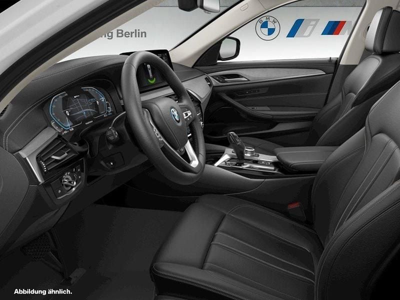 Gebraucht BMW 530e 292 PS (214 kW) 2022 Weiß Kombi