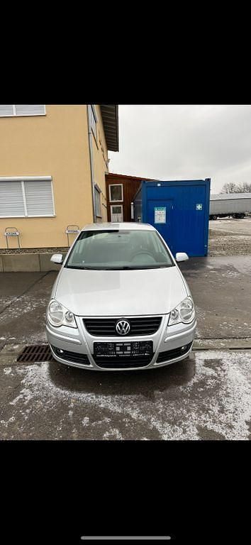 Silber Gebraucht 2009 VW Polo Limousine | 1.500 € (Superpreis) - Bild 1/4