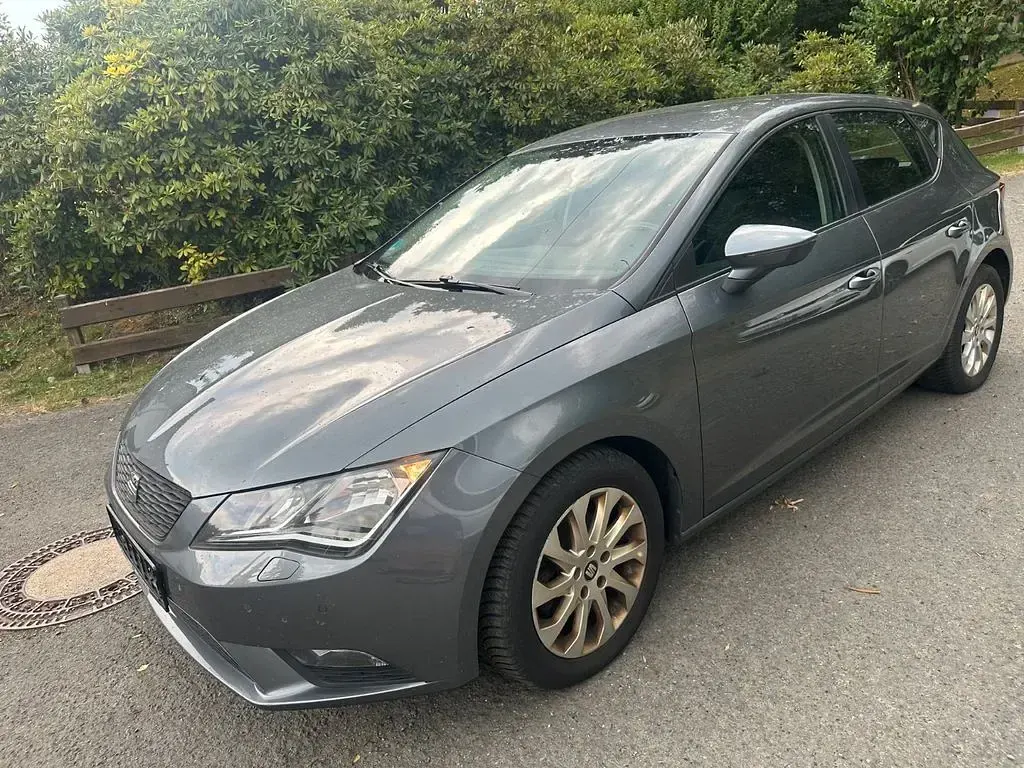 Gebraucht Seat Leon Style 105 PS (77 kW) 2015 Grau Limousine