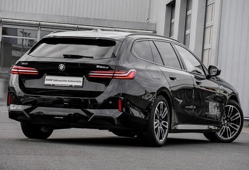 Gebraucht BMW 520 M Sport 197 PS (144 kW) 2025 Schwarz Kombi