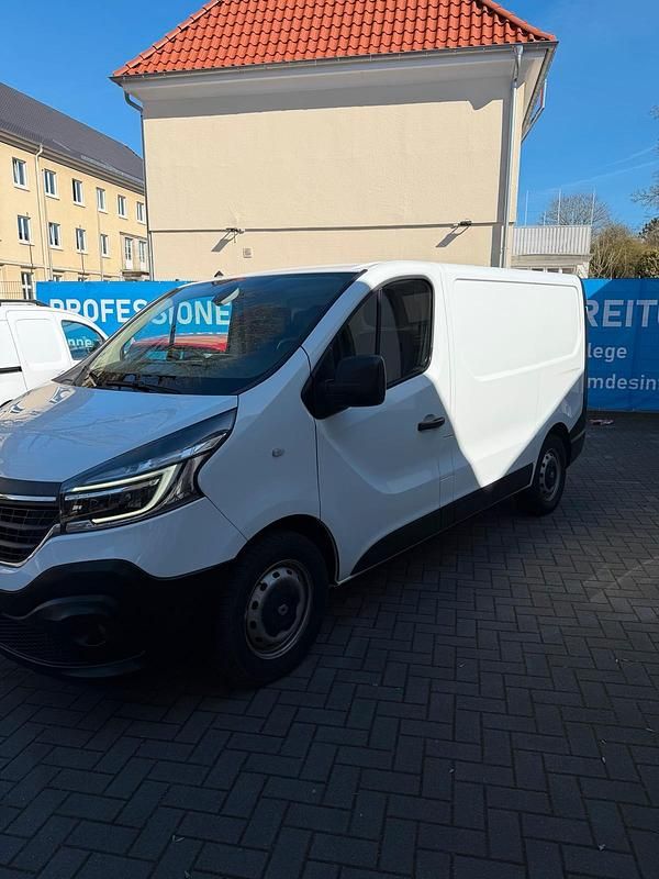 Gebraucht Renault Trafic 107 PS (78 kW) 2020 Weiß Van / Kleinbus