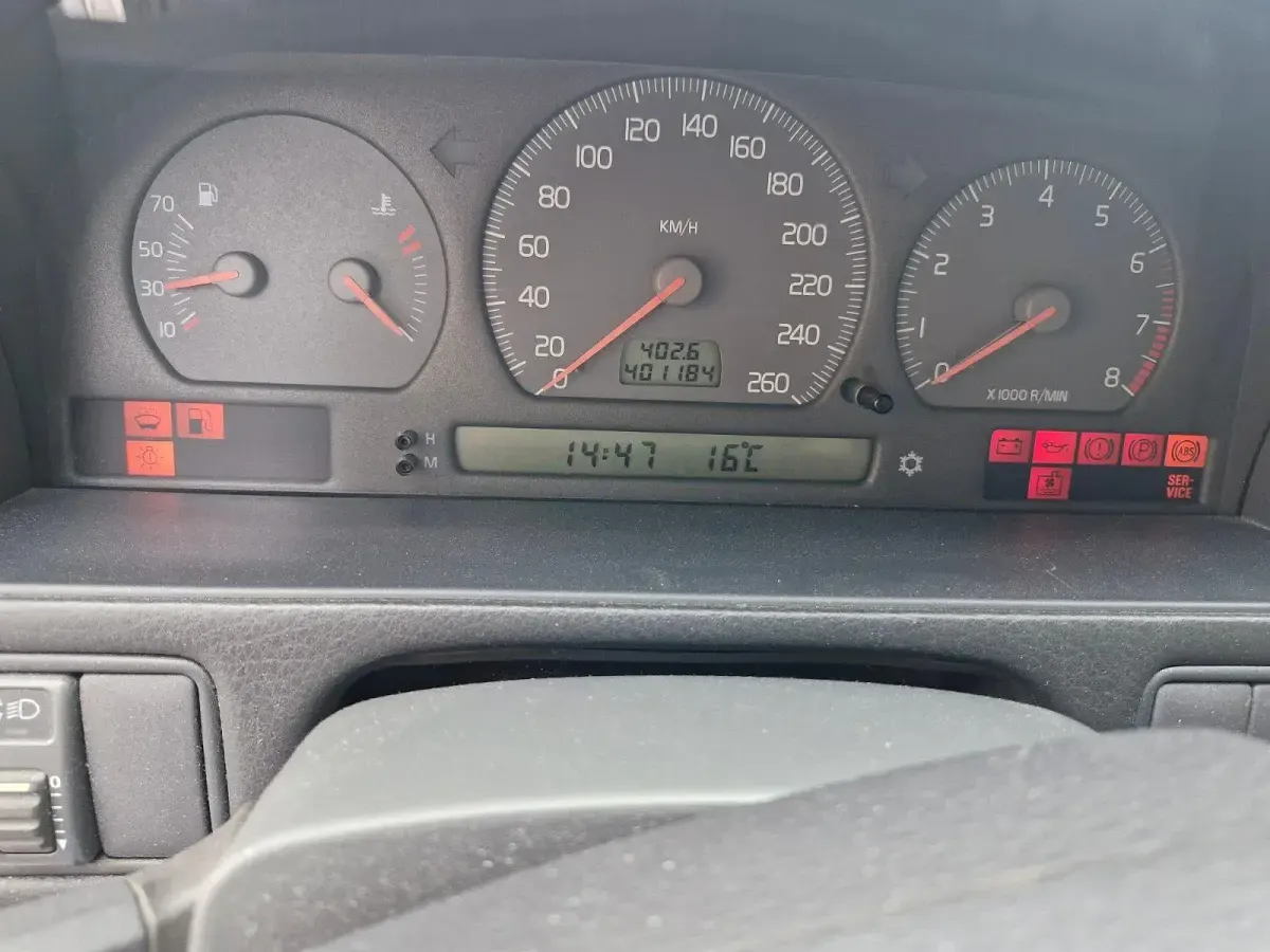 Używany Volvo V70 144 KM (105 kW) 1997 Srebrny Kombi