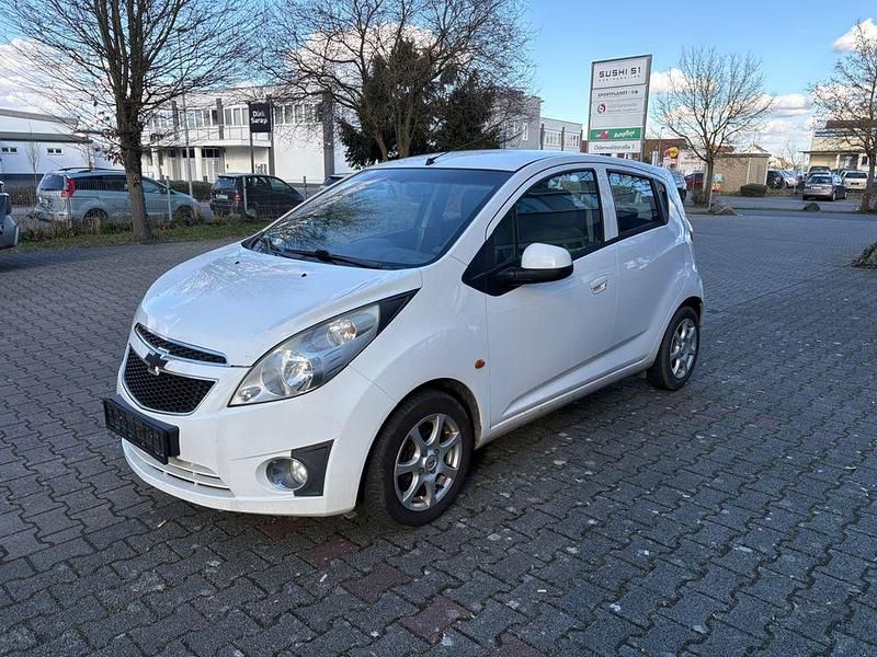 Gebraucht Chevrolet Spark 68 PS (50 kW) 2011 Weiß Kleinwagen
