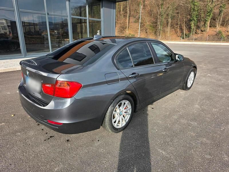 Gebraucht BMW 318 143 PS (105 kW) 2012 Limousine