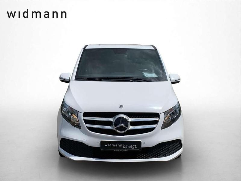 Gebraucht Mercedes V220 163 PS (119 kW) 2022 Arktikweiss Van / Kleinbus