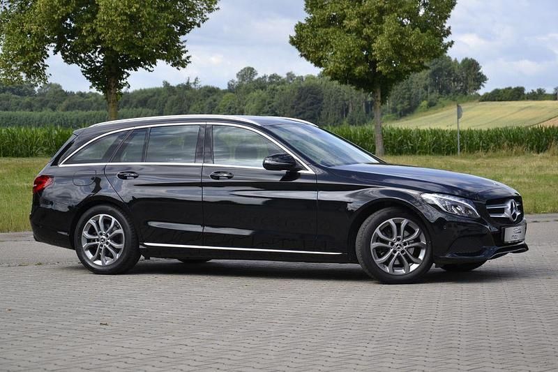 Gebraucht Mercedes C220 170 PS (125 kW) 2017 Schwarz Kombi