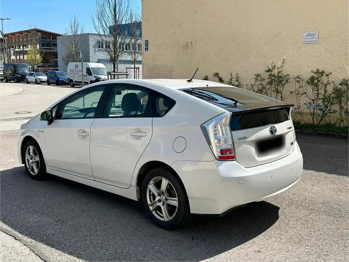Gebraucht Toyota Prius 136 PS (100 kW) 2012 Weiß Limousine
