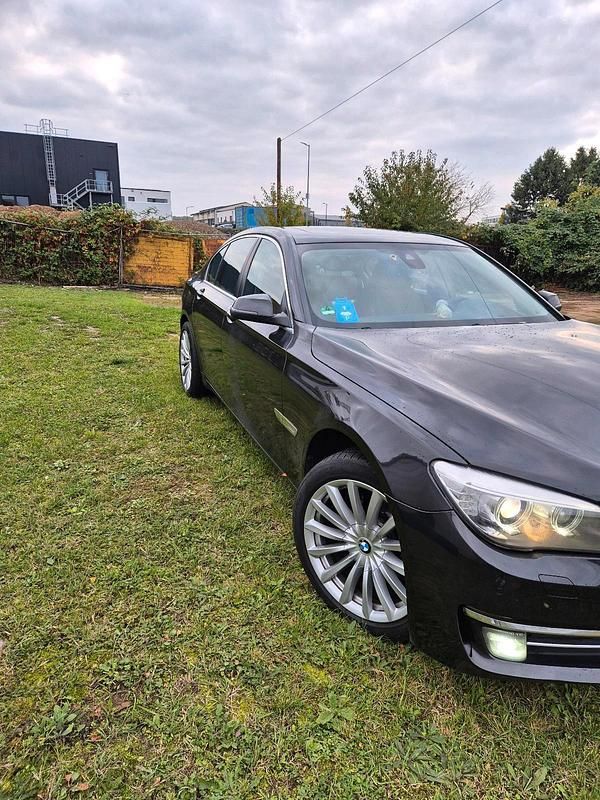 Gebraucht BMW 730 Luxury Line 258 PS (189 kW) 2013 Limousine