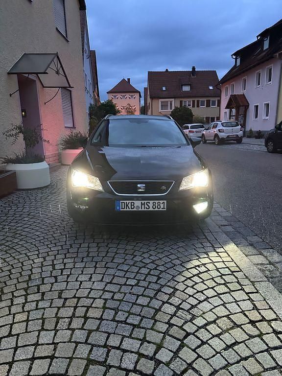 Schwarz Gebraucht 2015 Seat Leon ST FR Kombi | 8.700 € (Fairer Preis) - Bild 1/4
