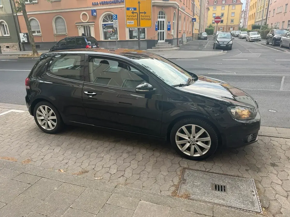 Gebraucht VW Golf VI 122 PS (89 kW) 2010 Schwarz Kleinwagen