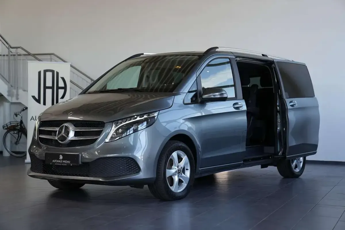 Gebraucht Mercedes V250 Edition 190 PS (139 kW) 2022 Lackfarbe selenitgrau mb7992 Van / Kleinbus