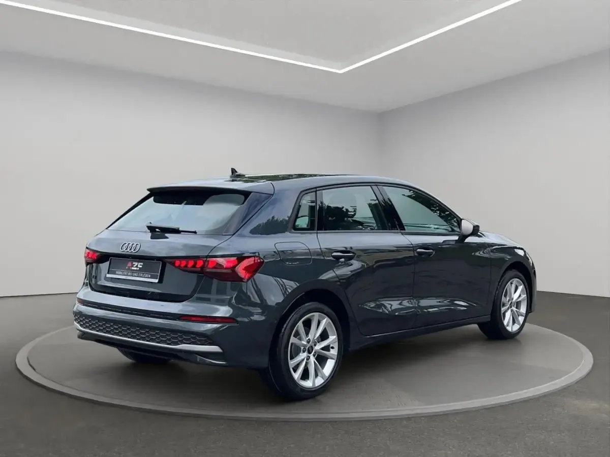 Nowe Audi A3 Advanced Plus 150 KM (110 kW) 2025 Czarny Hatchback