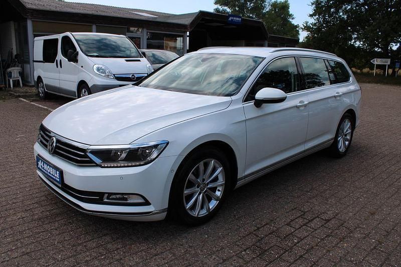 Weiß Gebraucht 2015 VW Passat Highline Kombi | 11.999 € (Etwas zu teuer) - Bild 1/4
