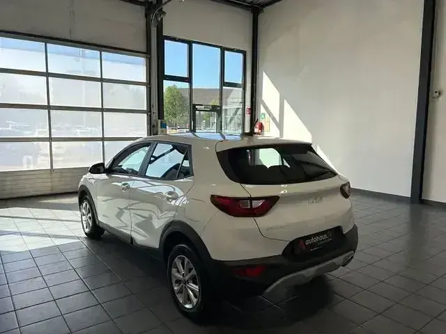 Usado Kia Stonic Edition 7 101 CV (74 kW) 2023 Blanco SUV