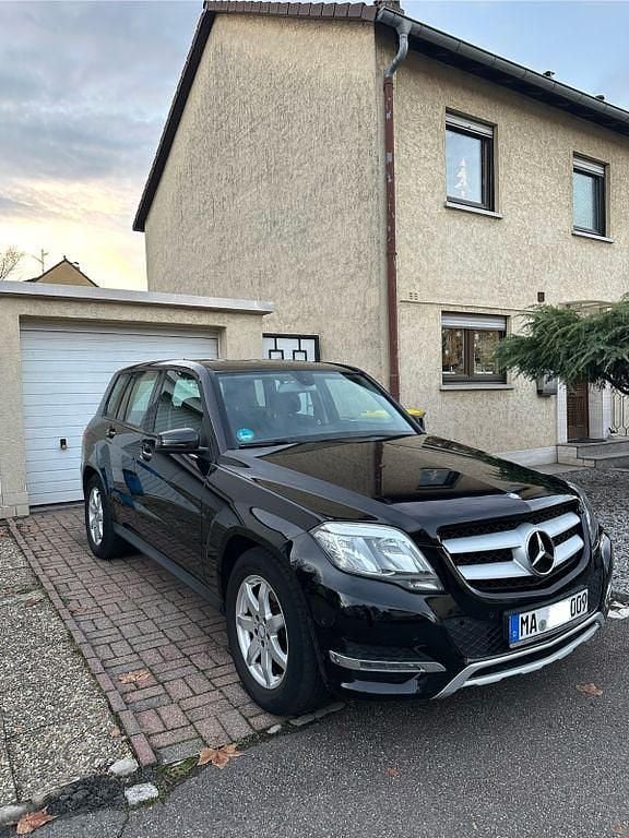 Schwarz Gebraucht 2015 Mercedes GLK200 SUV | 11.999 € (Guter Preis) - Bild 1/4