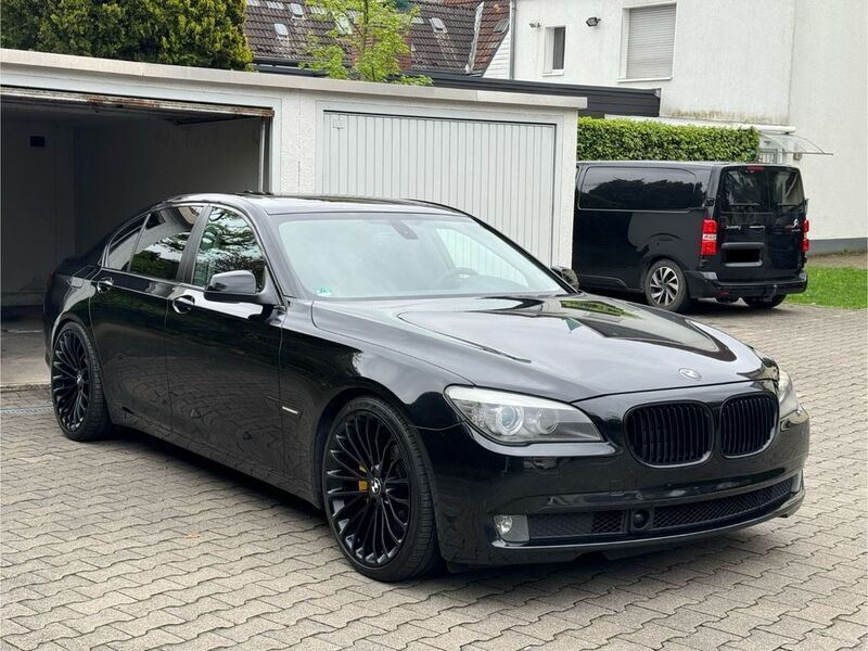 Schwarz Gebraucht 2008 BMW 730 Performance Limousine | 9.900 € (Fairer Preis) - Bild 1/4