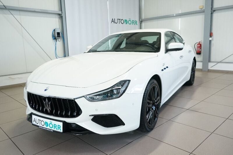 Weiß Gebraucht 2022 Maserati Ghibli GT Coupé | 49.900 € (Superpreis) - Bild 1/4