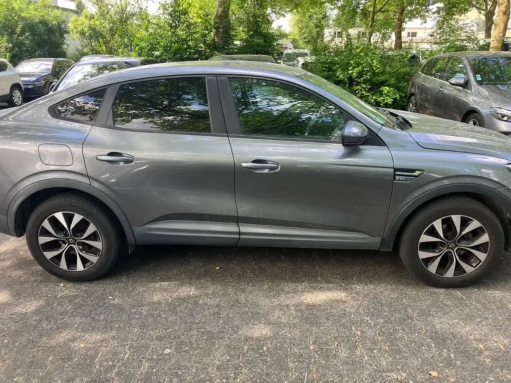 Gebraucht Renault Arkana Techno 140 PS (102 kW) 2022 Grau SUV