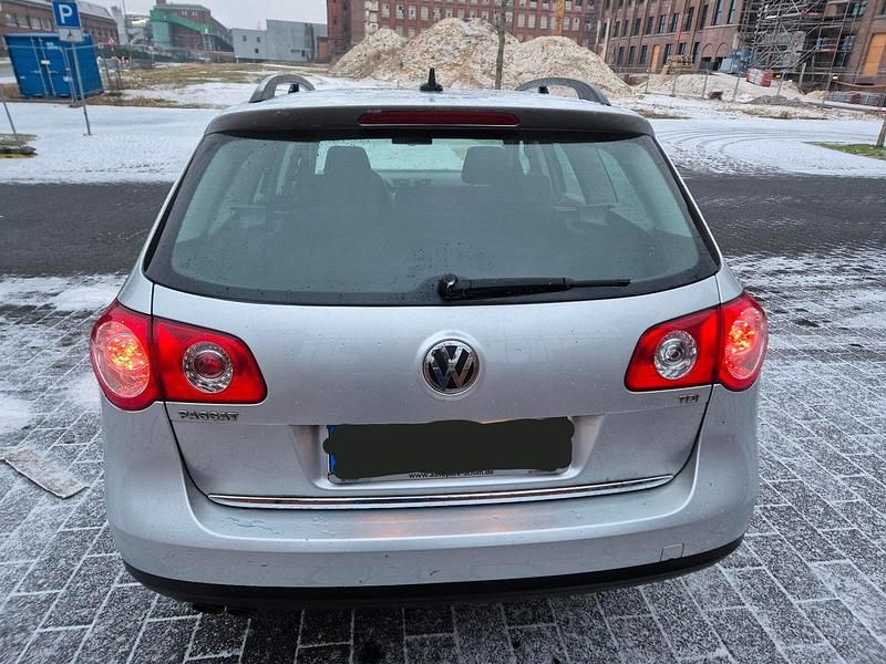 Gebraucht VW Passat 110 PS (80 kW) 2009 Silber Kombi