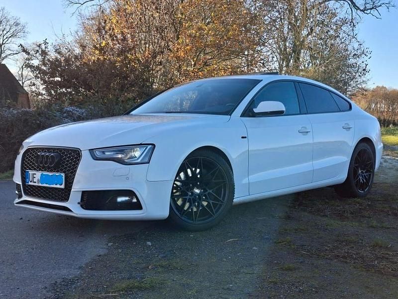Weiß Gebraucht 2016 Audi A5 Sportback Sport Kleinwagen | 20.999 € (Fairer Preis) - Bild 1/4