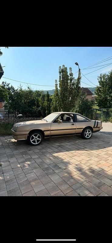 Gold Gebraucht 1986 Opel Manta Coupé | 7.900 € - Bild 1/4