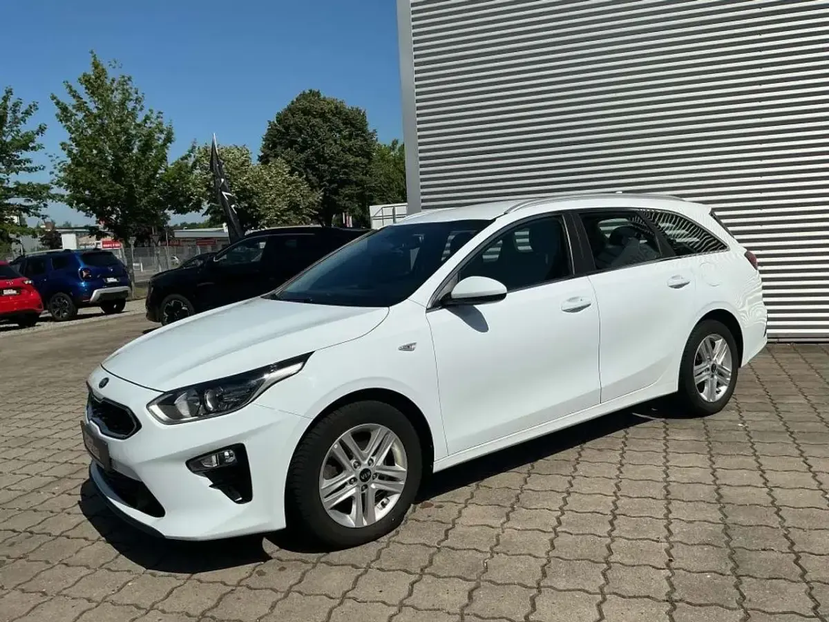 Gebraucht Kia Ceed Sportswagon 136 PS (100 kW) 2021 Carraraweiß Kombi