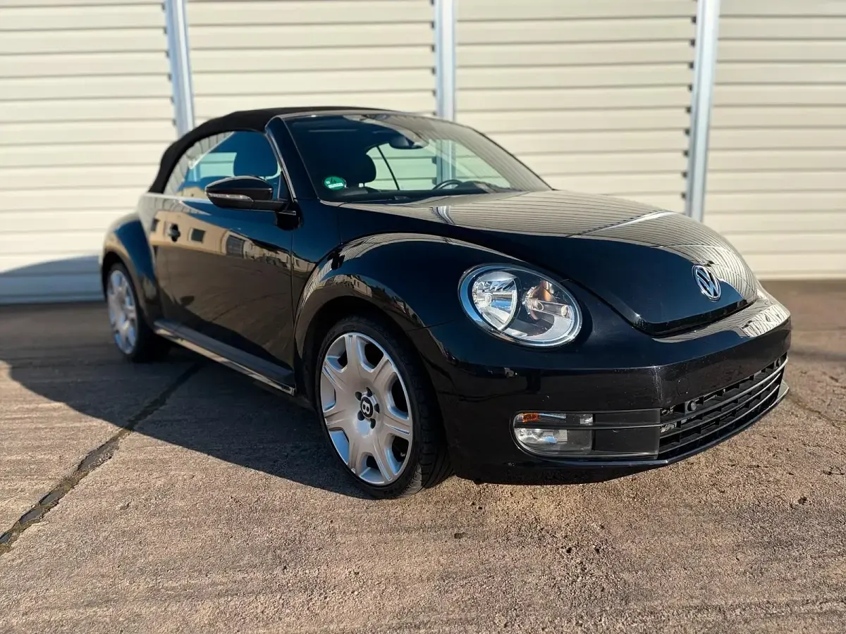 Gebraucht VW Beetle 105 PS (77 kW) 2015 Schwarz Kleinwagen