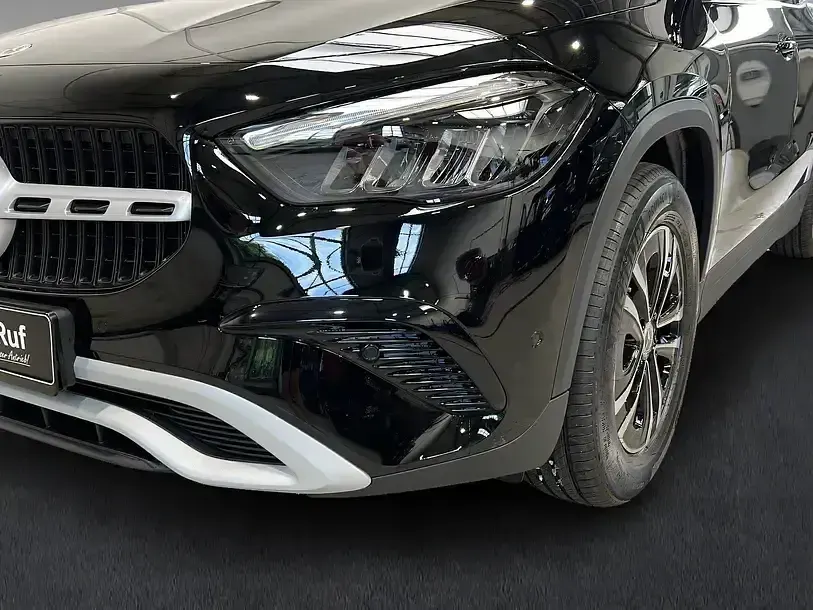 Gebraucht Mercedes GLA200 150 PS (110 kW) 2025 Unilack nachtschwarz SUV