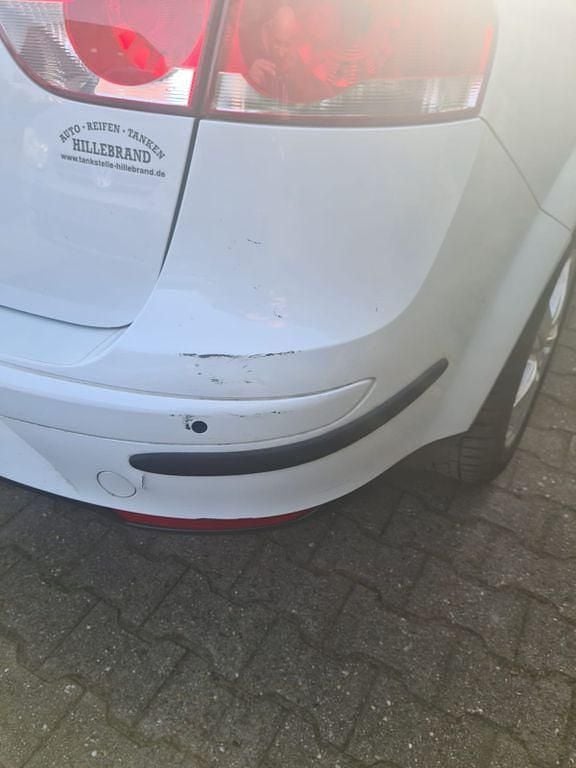 Gebraucht Seat Altea Sun 125 PS (91 kW) 2013 Weiß Van / Kleinbus