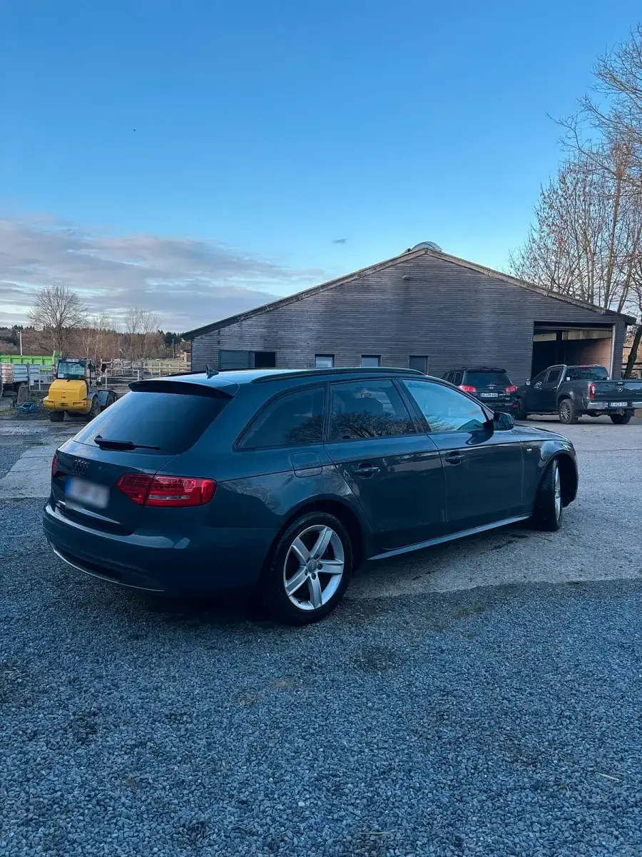 Gebraucht Audi A4 S-Line 136 PS (100 kW) 2011 Grau Kombi