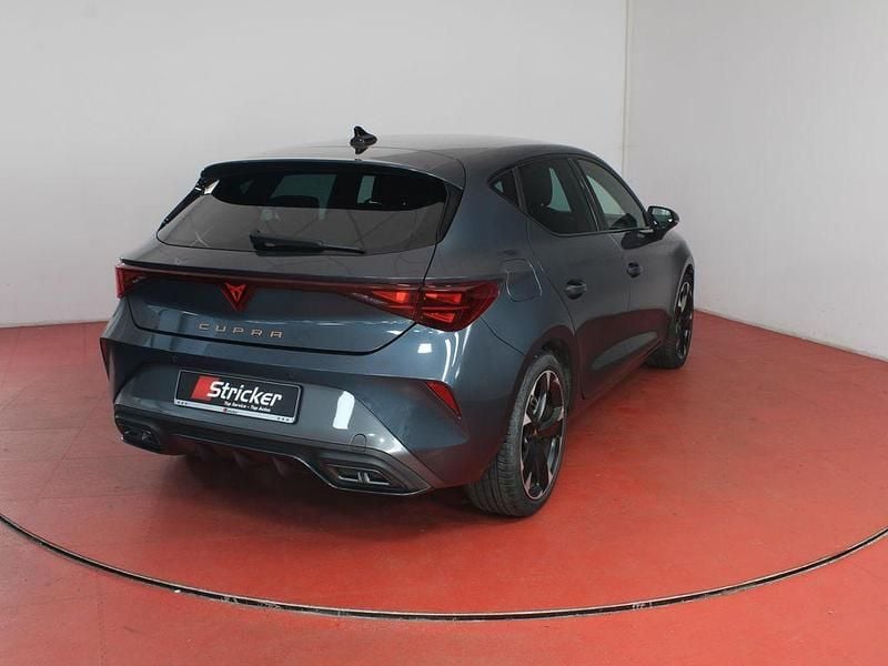 Second-hand Cupra Leon 150 CP (110 kW) 2025 Gri Break