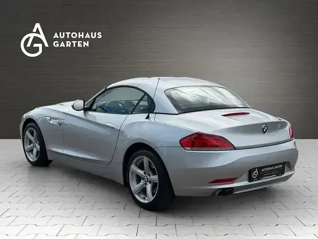 Gebraucht BMW Z4 Comfort Edition 156 PS (114 kW) 2015 Glaciersilber metallic Cabrio
