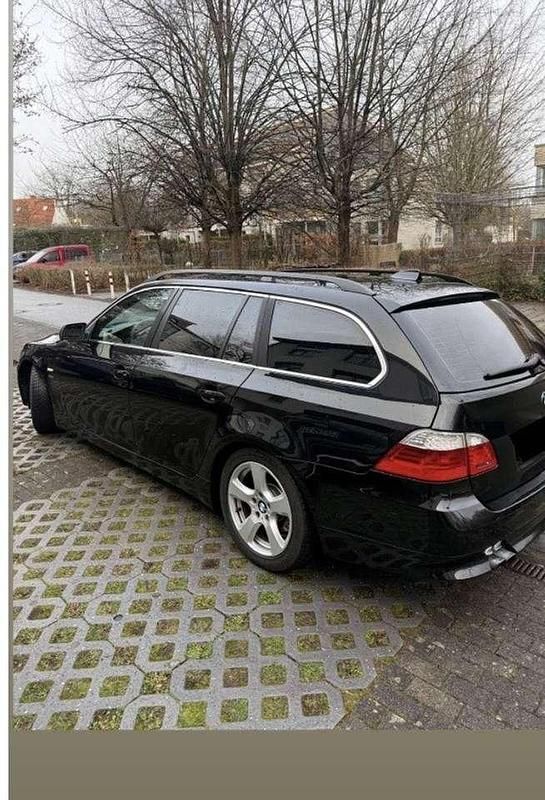 Gebraucht BMW 530 Exclusive 235 PS (172 kW) 2008 Schwarz Kombi