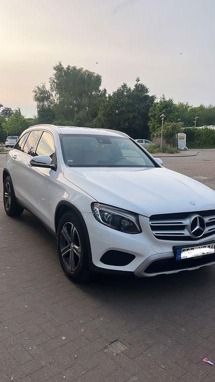 Weiß Gebraucht 2015 Mercedes GLC250 SUV | 22.999 € (Superpreis) - Bild 1/4