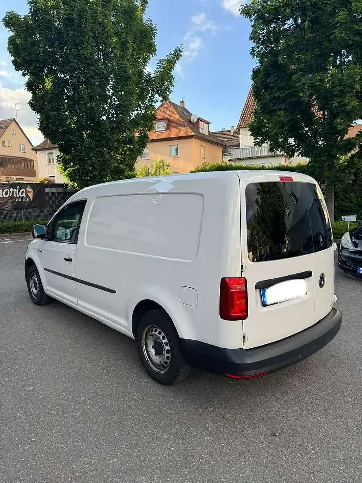 Używany VW Caddy Maxi 102 KM (75 kW) 2016 Biały Minivan