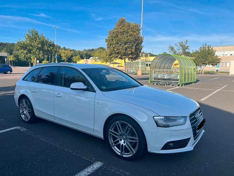 Weiß Gebraucht 2012 Audi A4 S-Line Kombi | 8.800 € (Fairer Preis) - Bild 1/4