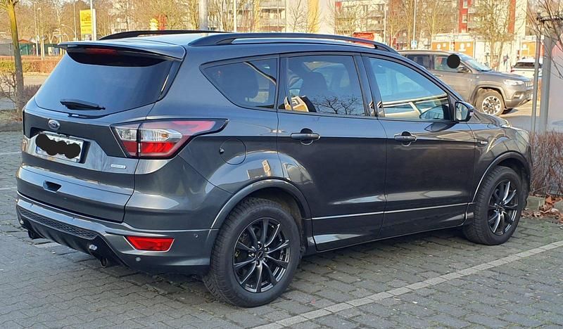 Gebraucht Ford Kuga ST-Line 150 PS (110 kW) 2018 Grau SUV