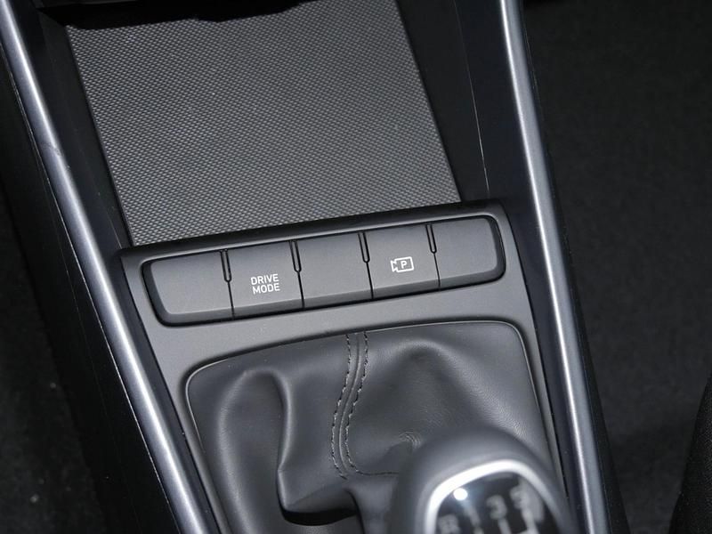 Neu Hyundai Bayon Select 74 PS (54 kW) 2026 Mangrove green SUV