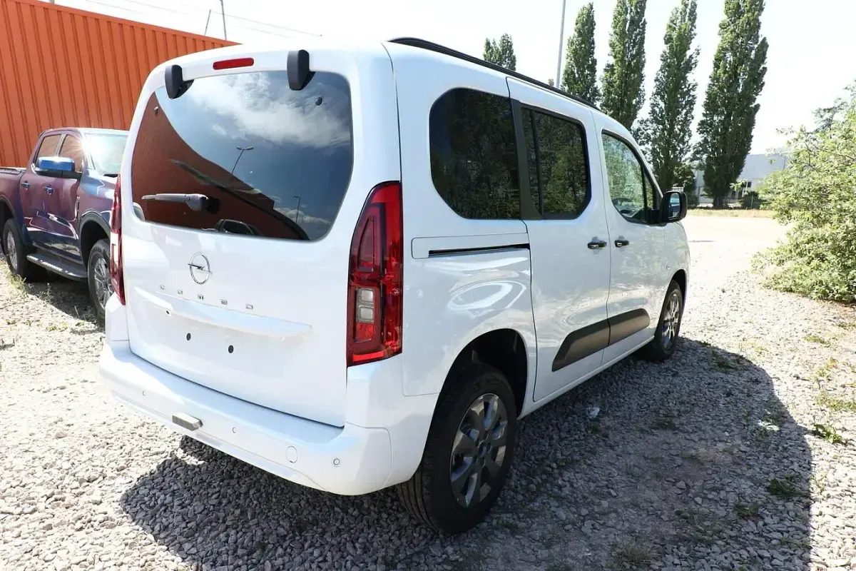 Neu Opel Combo S 131 PS (96 kW) 2026 Kaolin weiß Van / Kleinbus